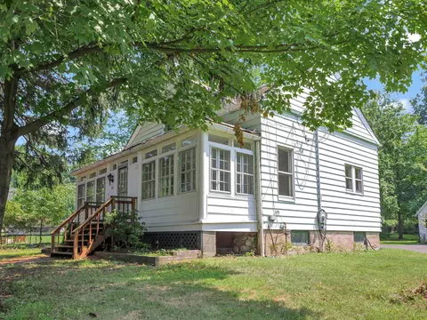 25 Lake Rd, Clarkstown, NY 10989