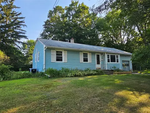 10 Amherst Rd, Red Hook, NY 12571