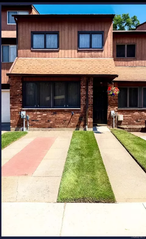 69 Alan Loop, Staten Island, NY 10304
