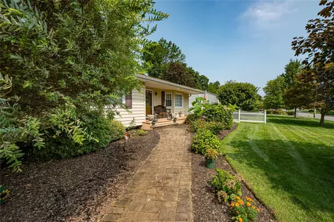 76 Burlington Blvd, Smithtown, NY 11787