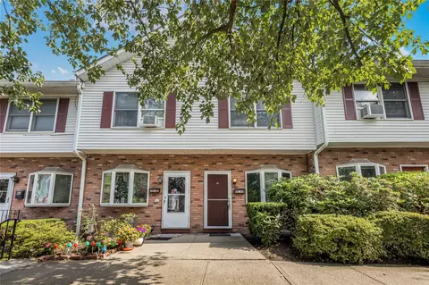 94 Remington Pl, New Rochelle, NY 10801