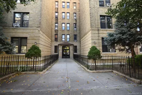 83-52 Talbot St #5C, New York, NY 11415