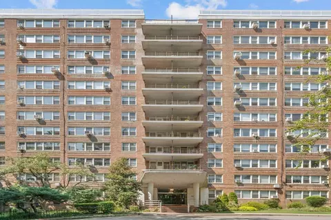 4525 Henry Hudson Pkwy #609, New York, NY 10471