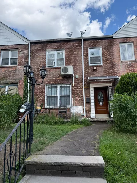 72-59 141st St, Flushing, NY 11367