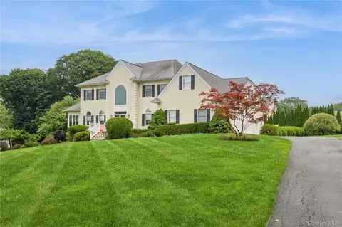 90 Majestic Rdg, Carmel, NY 10512