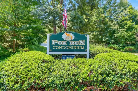 609 Fox Run Ln, Carmel Hamlet, NY 10512