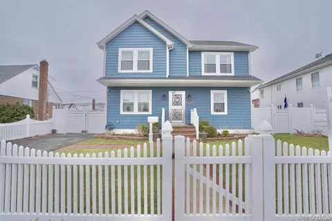 2382 Jefferson St, East Meadow, NY 11554