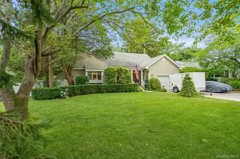 126 Siegel Blvd, Babylon, NY 11702