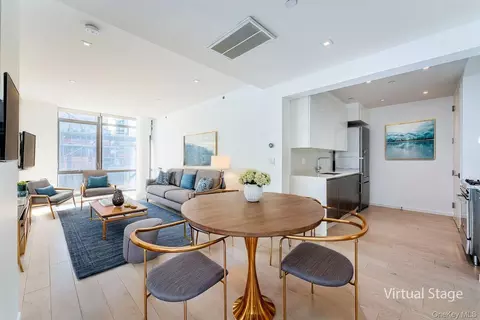 2412 42nd Rd #3E, New York, NY 11101