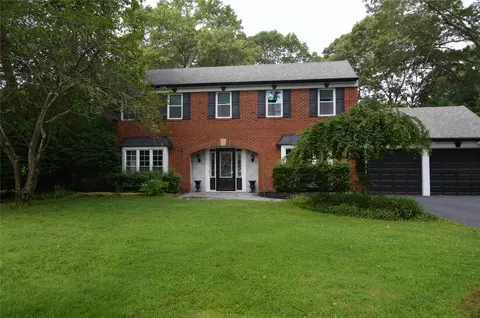 6 Lyon Cres, Mount Sinai, NY 11766