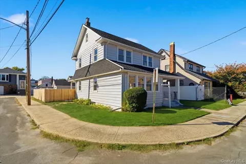4 Hilton St, Lynbrook, NY 11563