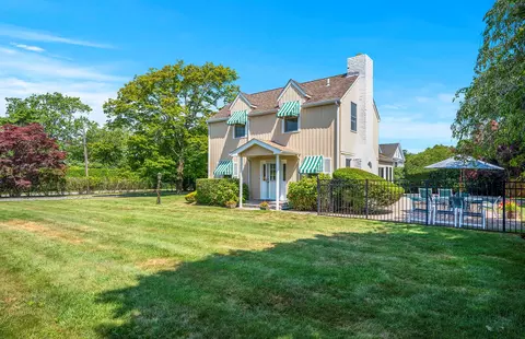 4 Quantuck Ln, Quogue, NY 11959