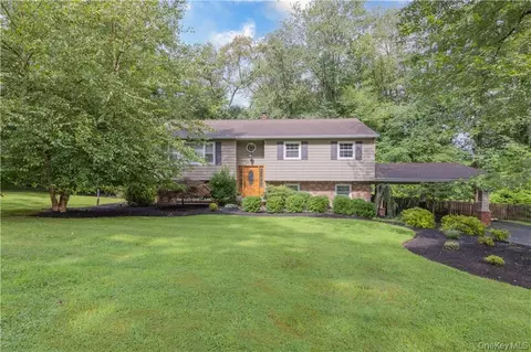 140 Sunset Rd, Orangetown, NY 10913
