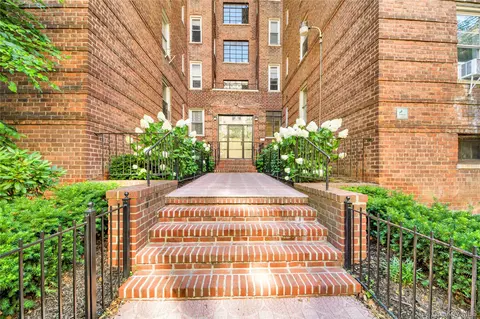 2080 Barnes Ave #3H, New York, NY 10462