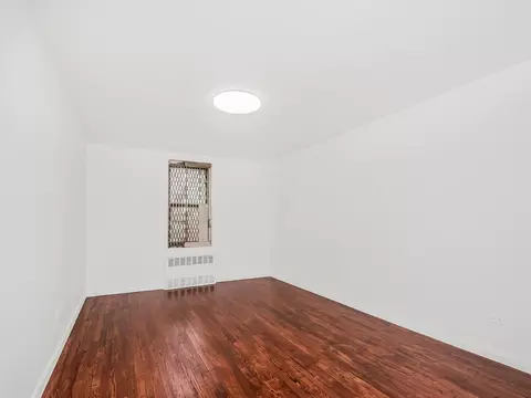 2165 Matthews Ave #2G, New York, NY 10462