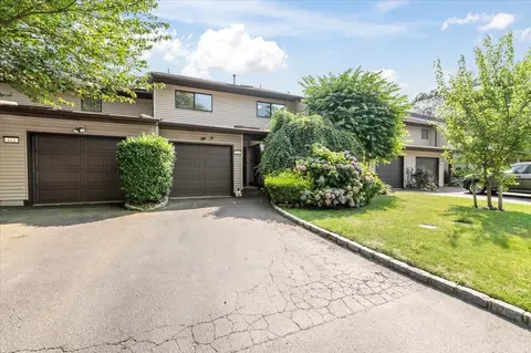 111 Northgate Cir, Melville, NY 11747