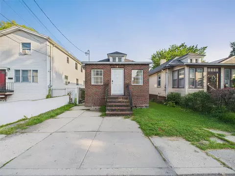 102 Carroll St, New York, NY 10464