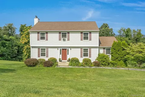 86 Somerset Dr, Patterson, NY 12563