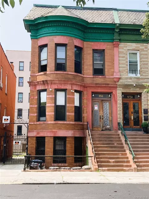 956 E 156th St, New York, NY 10455