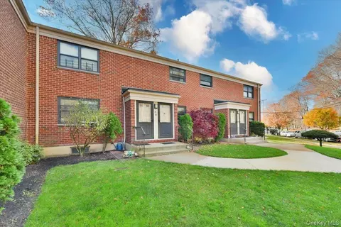 75-40 Springfield Blvd #1, Oakland Gardens, NY 11364