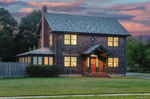 756 Main Rd, Laurel, NY 11948 photo 1