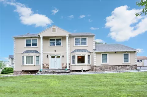 27 Ossman Dr, Pomona, NY 10970