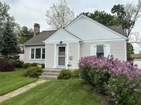 45 Oakwood Blvd, Poughkeepsie, NY 12603