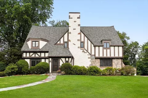 6 Fairway Dr, White Plains, NY 10605
