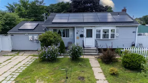 218 Grand Blvd, Brentwood, NY 11717