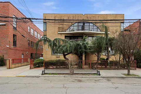 147-26 Roosevelt Ave #L1, New York, NY 11354