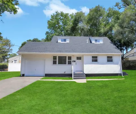 219 Front Ave, Brentwood, NY 11717