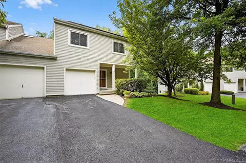 32 Meadow Way, East Fishkill, NY 12533