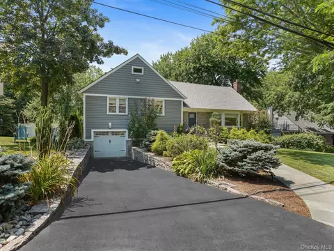 43 Amherst Dr, New Rochelle, NY 10804