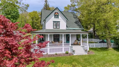 125 Bleeker St, Port Jefferson, NY 11777