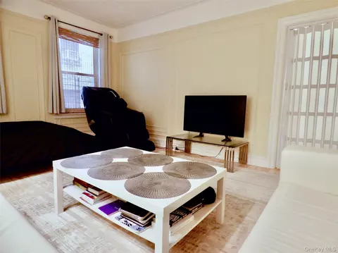 941 Jerome Ave #D5, New York, NY 10452