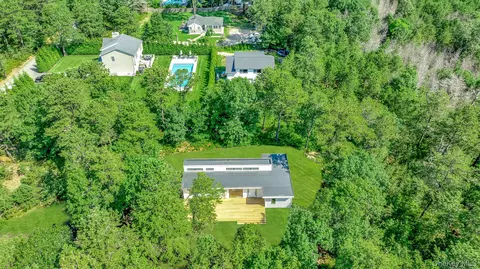 518 Maple Ave S, Riverhead, NY 11901