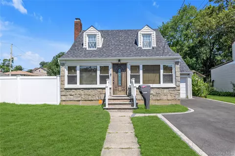 321 Washington Ave, Roosevelt, NY 11575