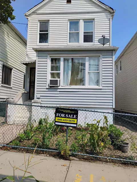 2235 Seward Ave, New York, NY 10473