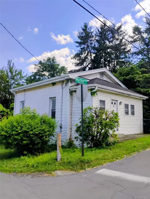 37 Clancy Ave, New Windsor, NY 12553