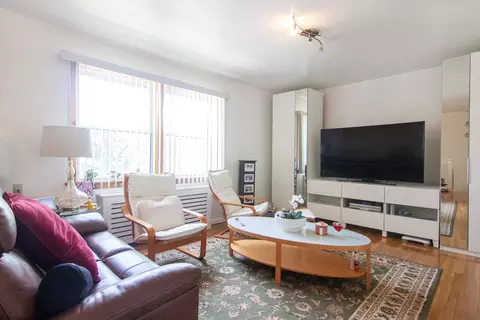 71-50 252 St #11B, Bellerose, NY 11426