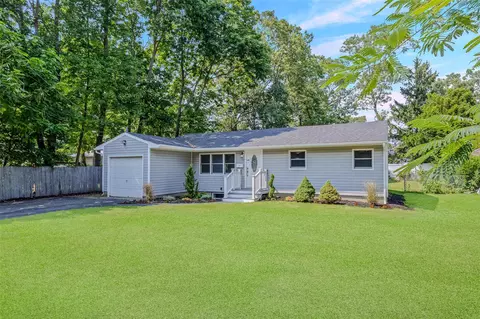 4991 Express Dr N, Lake Ronkonkoma, NY 11779