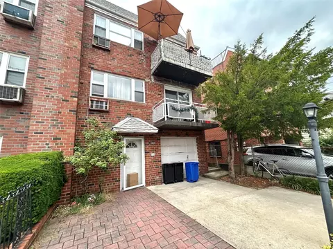 58-25 83rd St, New York, NY 11379