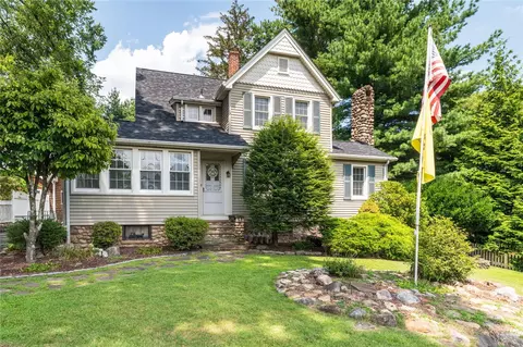 191 W Crooked Hill Rd, Orangetown, NY 10965
