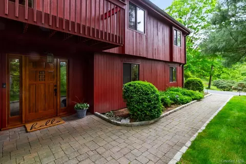 12 Ilana Ct, North Castle, NY 10504