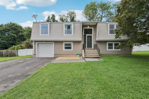 510 Macnary Rd, New Windsor, NY 12553