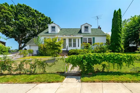 81 Lincoln Ave, Yonkers, NY 10704