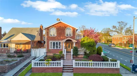 50-43 192nd St, New York, NY 11365