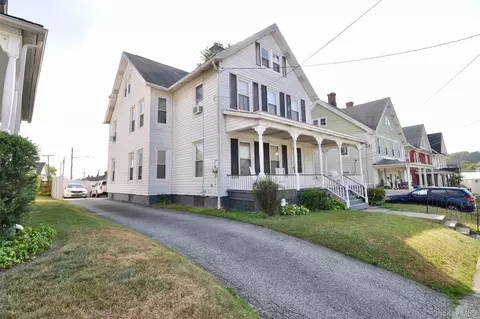 9 Albert St, Middletown, NY 10940