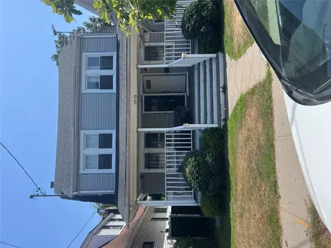18822 119th Ave, Saint Albans, NY 11412
