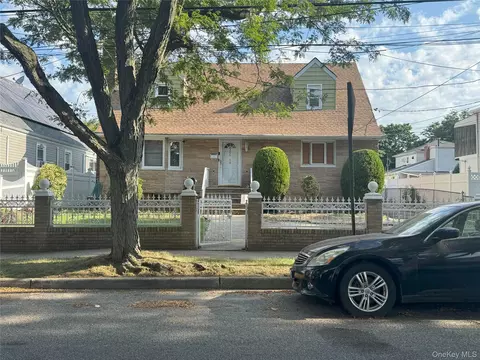 25519 148th Ave, New York, NY 11422